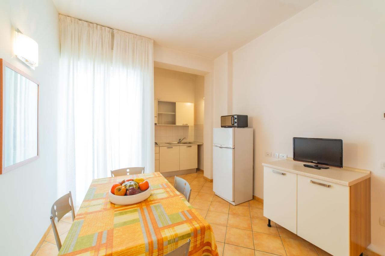 Residence Promenade Cattolica Esterno foto